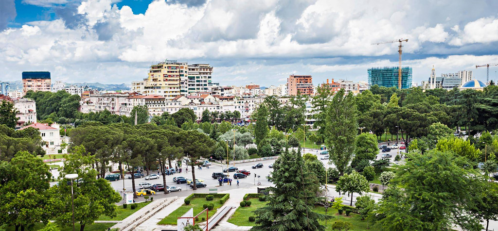 Eco Walking Tour in Tirana 